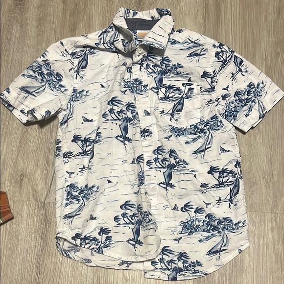 4/$20 Blue and White Boy’s Shirt - Picture 1 of 1